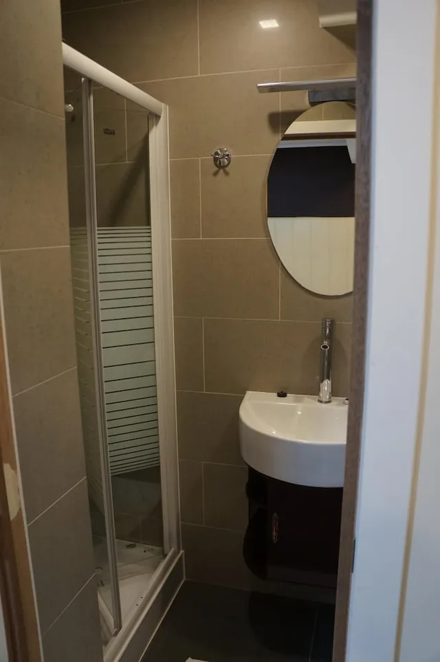 Room, Twin Beds, Hotel Evergreen 6/7