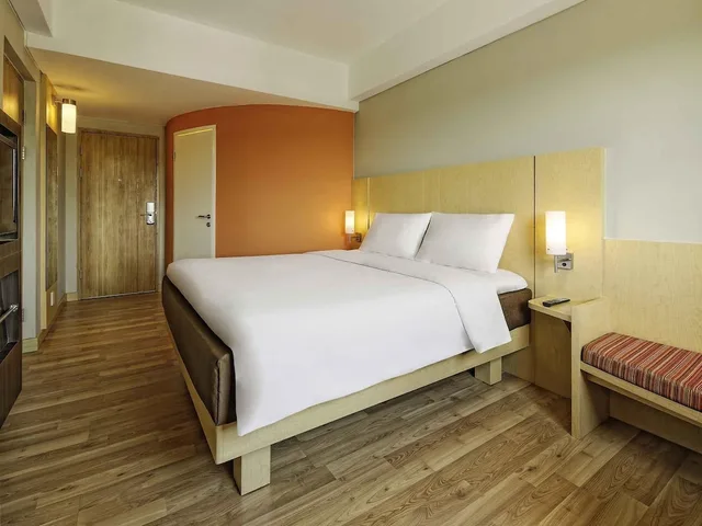 غرفة ديلوكس بسرير مزدوج بإطلالة على الجبل، Ibis Padang 3/5