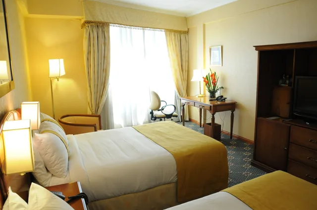 غرفة بانورامية بسريرين كوين، InterTower Hotel 1/3