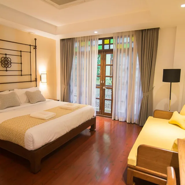 Deluxe, King Bed, WOO Gallery & Boutique hotel 4/10