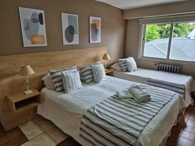 غرفة ثلاثية، Trip Bariloche Select Hostel 1/4