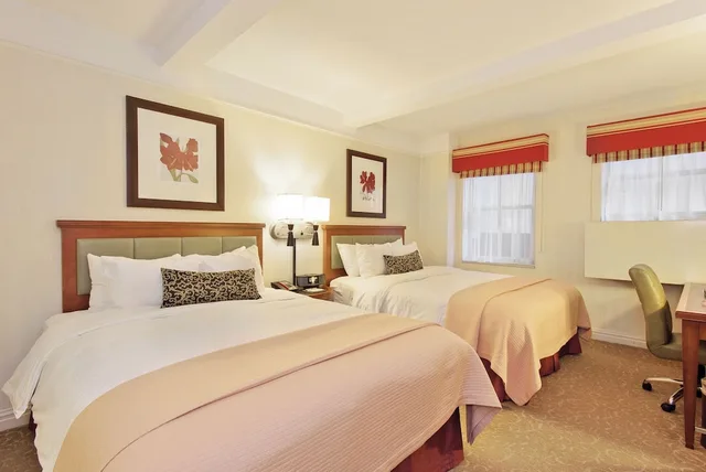 1 Bedroom, Adjoining, Elite, Space, Suite, Apartment, 2 Queen Beds, Sofa، San Carlos Hotel 2/8