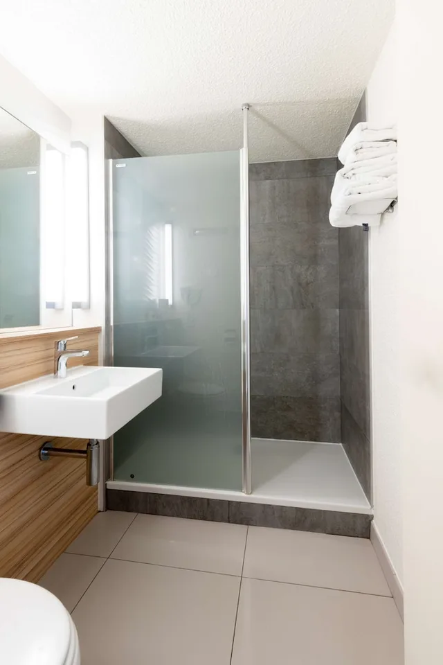 غرفة قياسية بسرير مزدوج، Hotel Campanile Reims Sud Bezannes 3/4