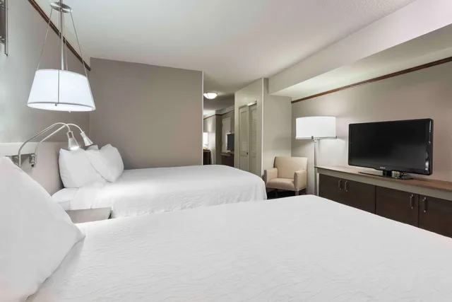 جناح جونيور بسريرين كوين مع أريكة، Hilton Garden Inn Wilmington Mayfaire Town Ctr 1/3