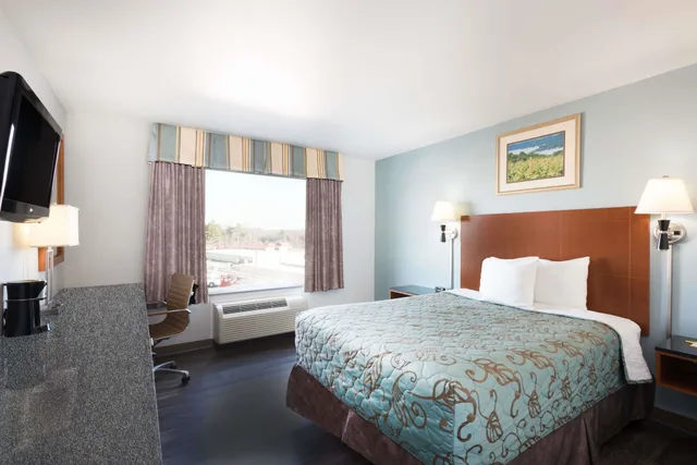 Standard, Queen Bed, Days Inn by Wyndham Watertown Fort Drum 1/1