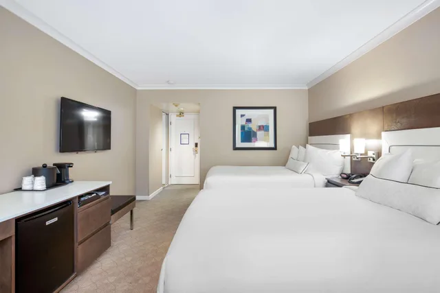 غرفة رباعية بسريرين كوين، Best Western Plus Columbia River Hotel 2/3