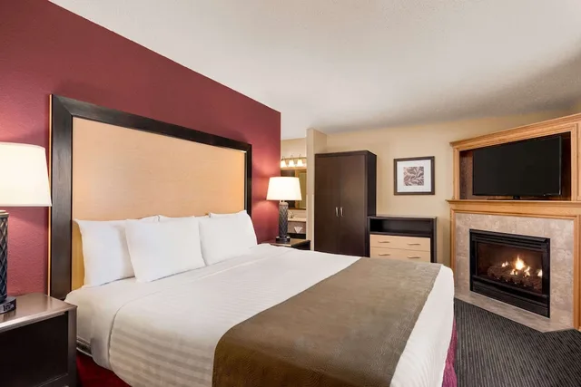 جناح سوبيريور بسرير كينج، AmericInn by Wyndham Detroit Lakes 2/3