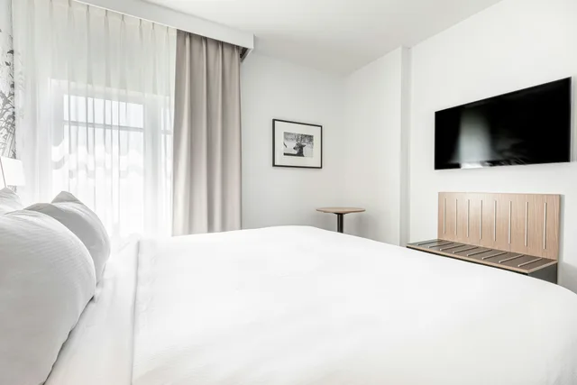 Fitness, King Bed, Doubletree By Hilton Quebec Resort 1/2