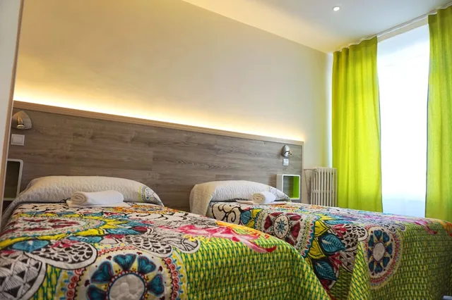غرفة سوبيريور بسرير مزدوج بإطلالة على المدينة بشرفة، Mucho Madrid Hostel 5/10