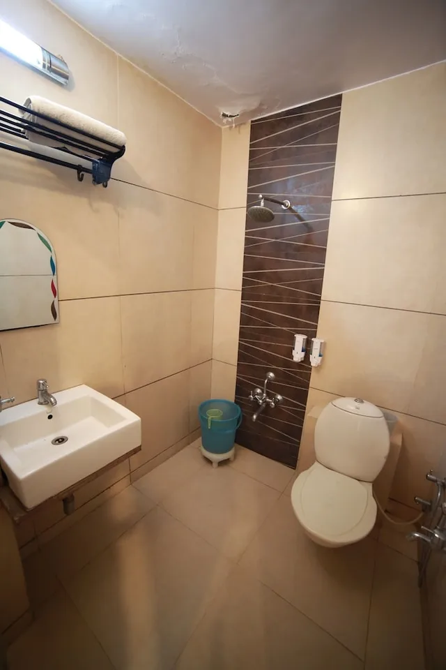 غرفة ديلوكس بسرير كوين، HOTEL VISHRAM 8/8