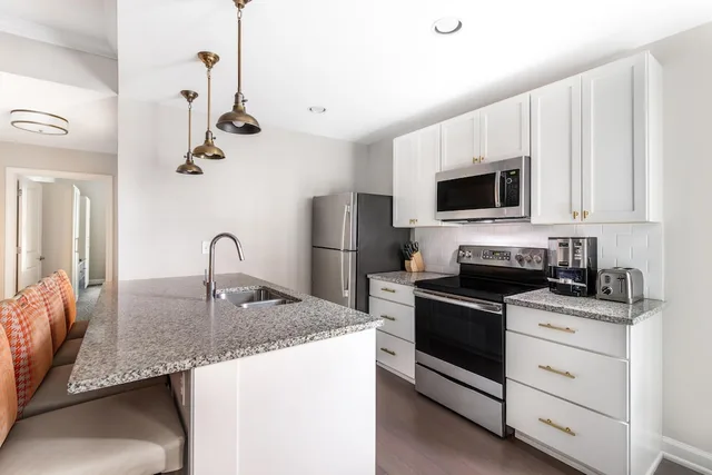 جناح بسرير كينج وسريرين كوين بغرفتي نوم مع أريكة، Hilton Vacation Club King 583 Charleston 8/10