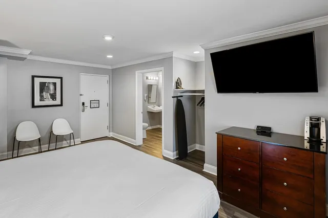 غرفة قياسية بسرير كينج لذوي الإعاقة، Hotel Chicago West Loop, SureStay Collection by Best Western 2/6