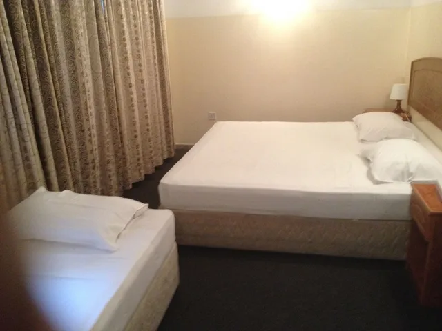 غرفة قياسية بسرير مزدوج، QUEENS HOTEL 6/8