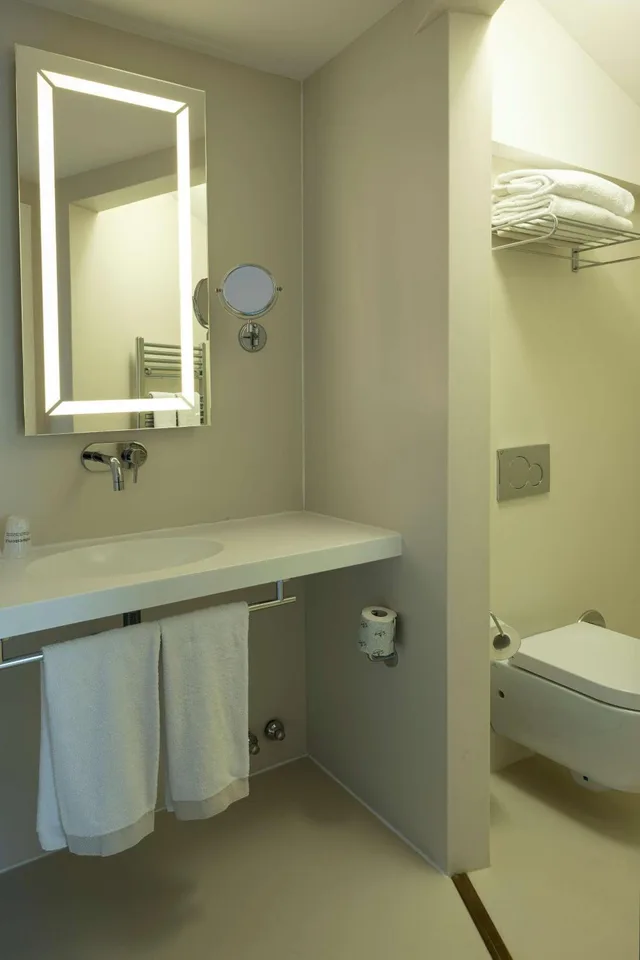 Comfy, Lodge, Queen Bed، Antares Hotel Concorde 4/4