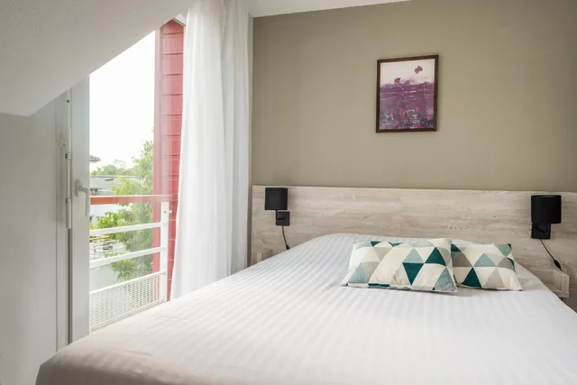 Upgrade, Double Bed، Comfort Aparthotel Nantes La Beaujoire 1/2