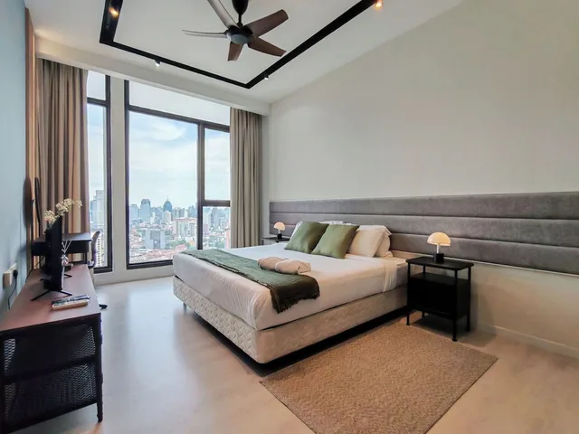 Skyline, Modern, Sanctuary, Deluxe, King Bed, Expressionz KLCC by Wodages 3/10