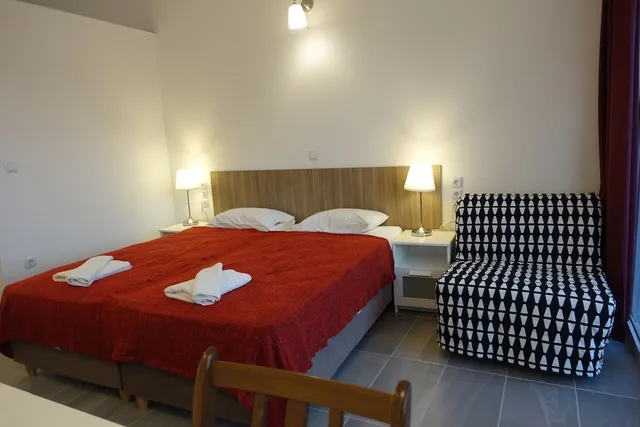 غرفة بسرير كينج بإطلالة على البحر، Hotel Rene 2/4