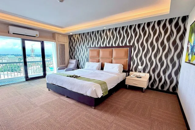 Luxury, King Bed, Pailyn Hotel Phitsanulok 6/10