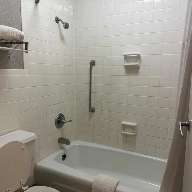 غرفة بسرير كينج لذوي الإعاقة، Motel6 Forrest City, AR 6/7