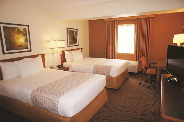 غرفة بسرير مزدوج، La Quinta Inn by Wyndham Austin Capitol / Downtown 2/3