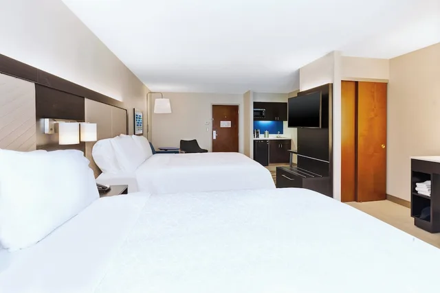 جناح بسريرين كوين، Holiday Inn Express Suites Blackburg University Area 1/1