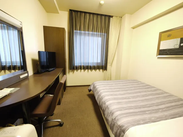 غرفة مفردة بسرير مزدوج للمدخنين، Hotel Route Inn Chitose Ekimae 10/10