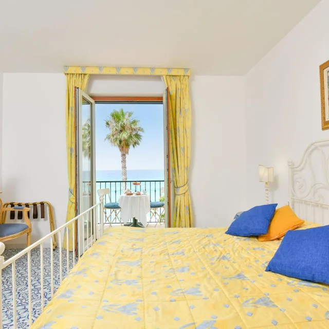 Standard, Double Bed, Lateral Side Sea View, Annex، Villa Sirio Hotel 3/5