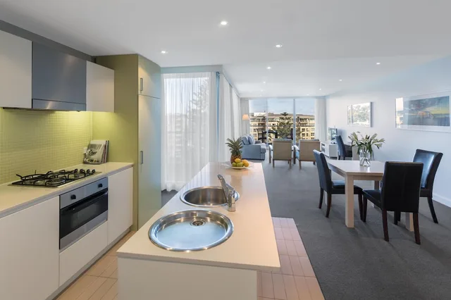 Oaks Glenelg Liberty Suites, Adelaide 64/80