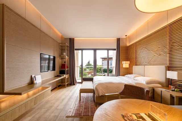 غرفة ديلوكس بسرير كينج بإطلالة جزئية على البحر، Shenzhen Marriott Hotel Golden Bay 3/7