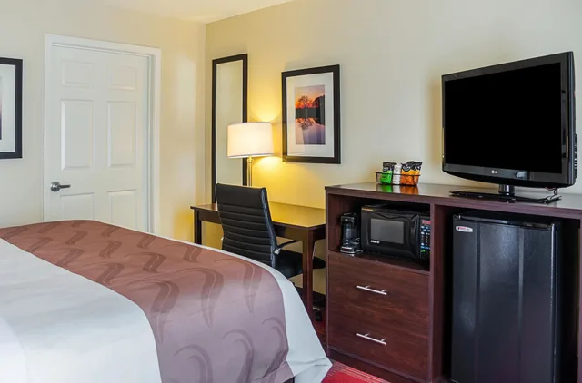 غرفة قياسية بسرير كينج للمدخنين، Quality Inn Vicksburg 6/10