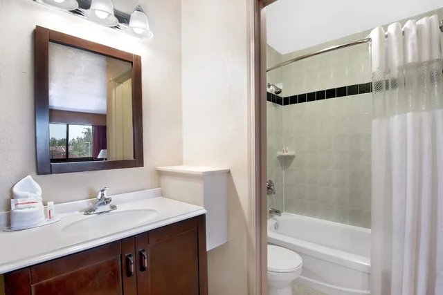 غرفة قياسية بسرير كوين، Deer Park Inn Red Deer 5/5