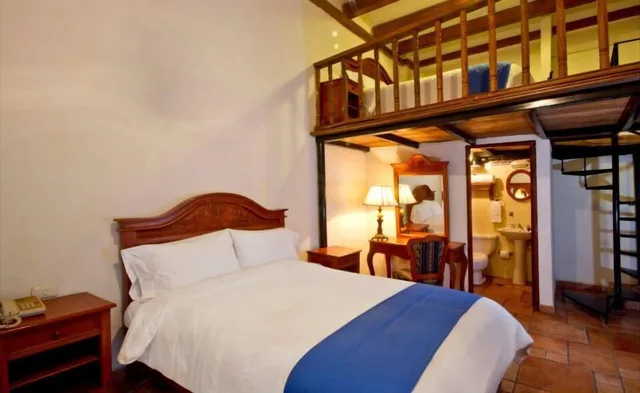 Master, Suite, 1 Single and 2 Double Beds، Hotel Meson del Mar 1/2