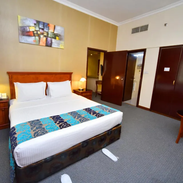 غرفة ديلوكس تنفيذية بسرير كينج، NEJOUM AL EMARATE HOTEL 7/10