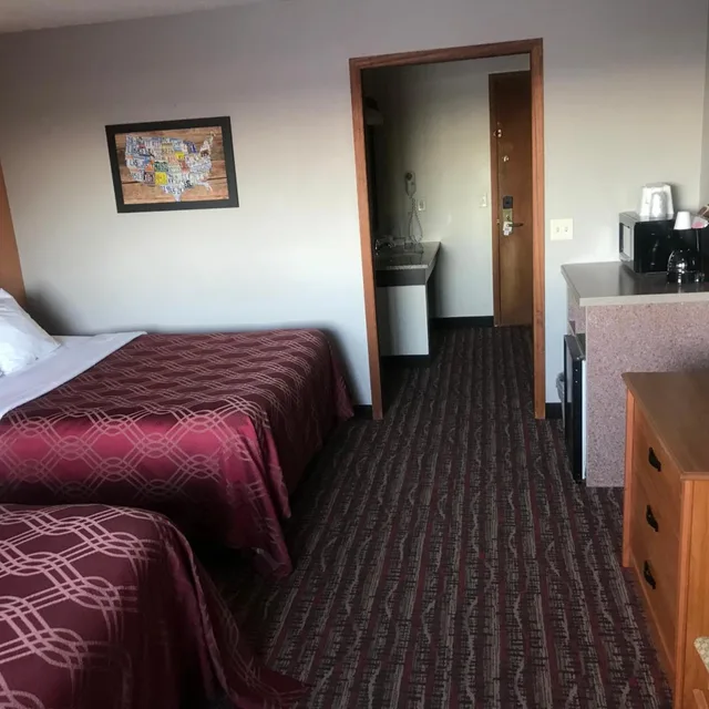 غرفة رباعية بسريرين كوين بإطلالة على البحيرة، Econo Lodge Lakeview 7/10