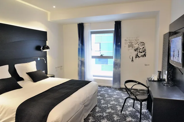 جناح بسرير مزدوج وسريرين منفصلين، Kyriad Prestige Perpignan Centre del Mon 1/10
