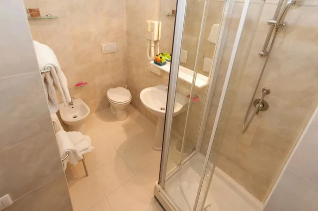 غرفة كلاسيكية عائلية بسرير مزدوج وسريرين منفصلين، Hotel San Luca 2/4