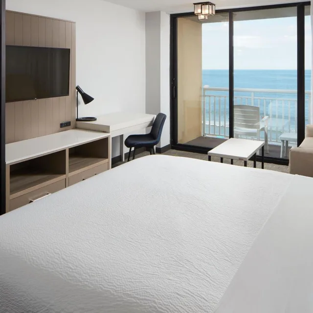استوديو كبير بسرير كينج مع أريكة لذوي الإعاقة، Four Points By Sheraton Virginia Beach Oceanfront 3/7