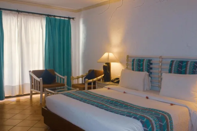غرفة بريميوم بإطلالة على الحديقة مفردة بسرير كينج، Diani Reef Beach Resort and Spa 1/1