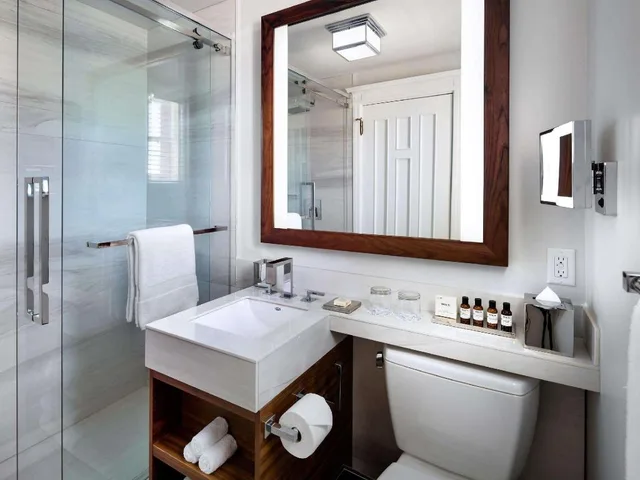 Fairmont, Ideal, Queen Bed, Harbour View، Fairmont Empress Hotel 4/5