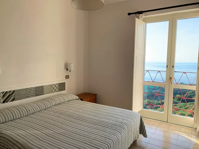 غرفة كلاسيكية بسرير مزدوج بإطلالة جزئية على البحر، Hotel Dania 1/10