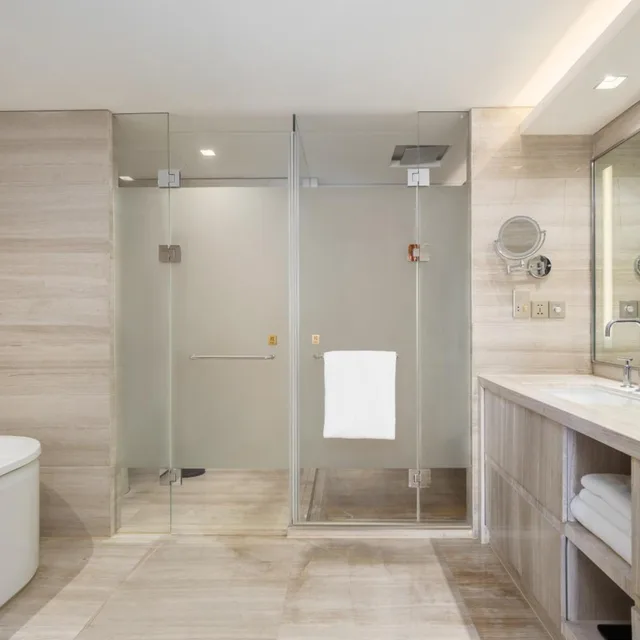 غرفة كلاسيكية بسريرين منفصلين مع دخول الصالة، Intercontinental Jinan City Center Formerly Crowne Plaza Jinan City Center 4/6