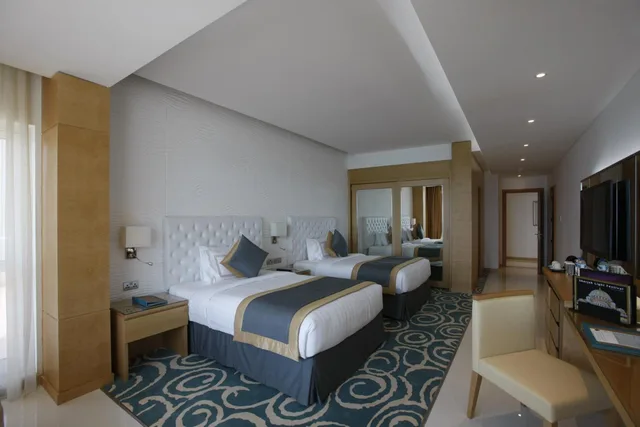 2 Bedrooms, Beach Villa, King Bed، Oceanic Khorfakkan Resort And Spa 2/4