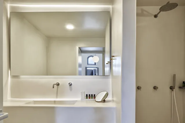 Suite, Double Bed, Sea View, Private Infinity Pool، Old Castle Oia by Mr and Mrs White 3/4