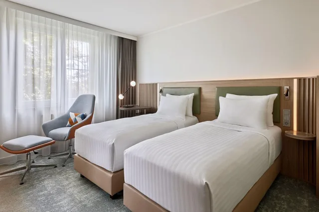 غرفة بسريرين منفصلين بإطلالة، Courtyard by Marriott Dortmund 1/4