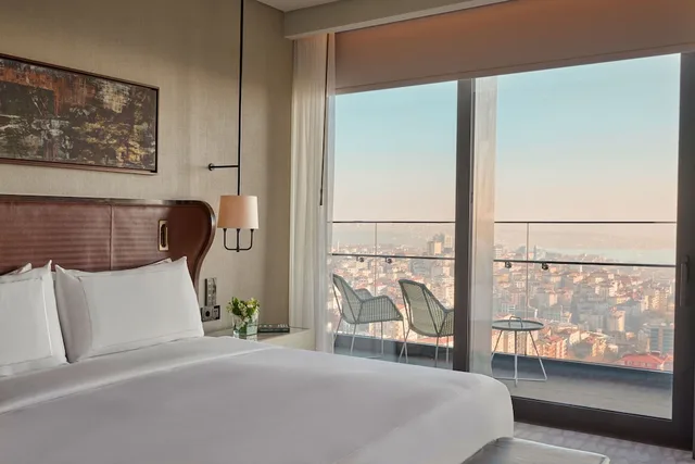 2 Bedrooms, Suite, Bosphorus View, Club Lounge Access, Fairmont Quasar Istanbul 3/6