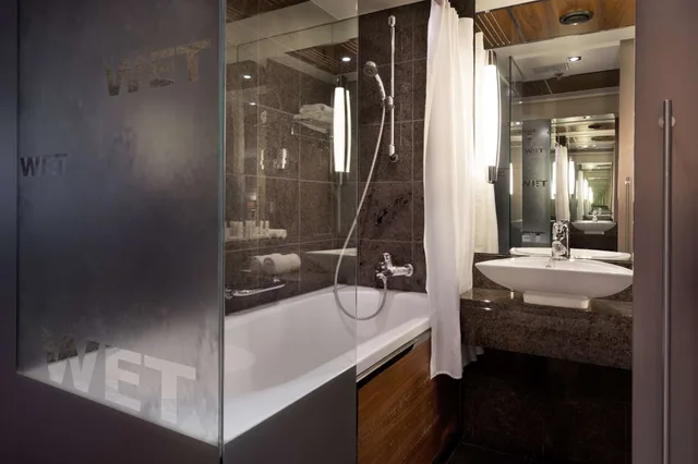 Superior, Twin Beds, Old Town View، Radisson Blu Olumpia 2/2