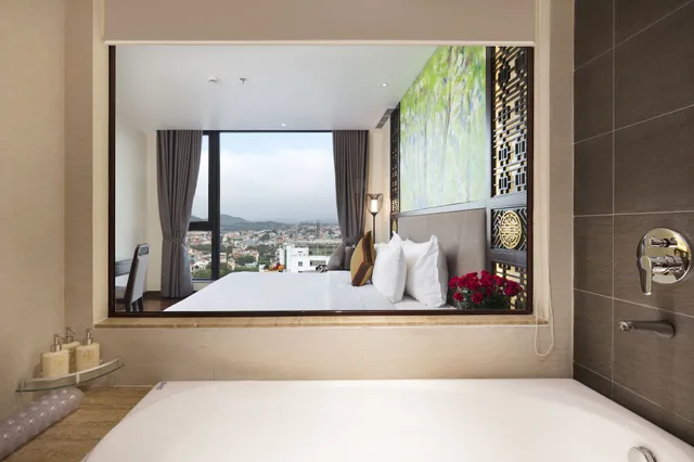غرفة ديلوكس بإطلالة على المدينة، Thanh Lich Royal Boutique Hotel 7/7
