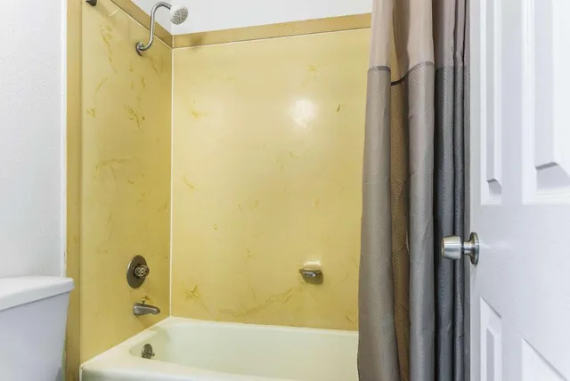 2 Full Beds - Non-Smoking, Kitchen، Studio6 Alexandria, LA 8/9