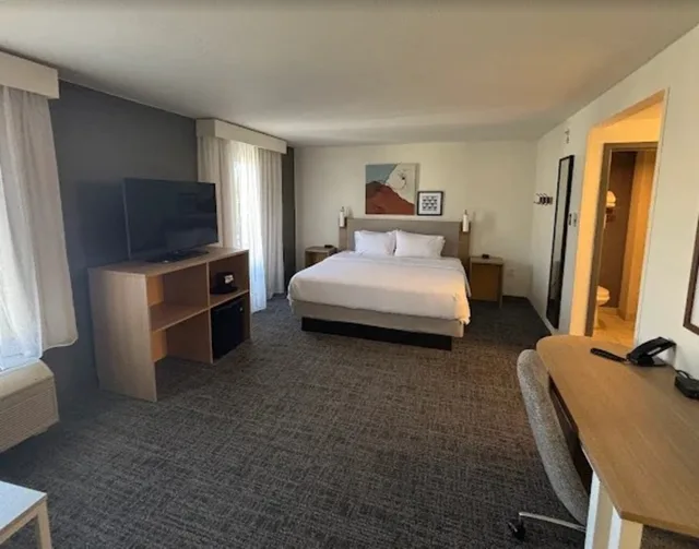 استوديو بسرير كينج، Spark by Hilton Cedar City 1/3