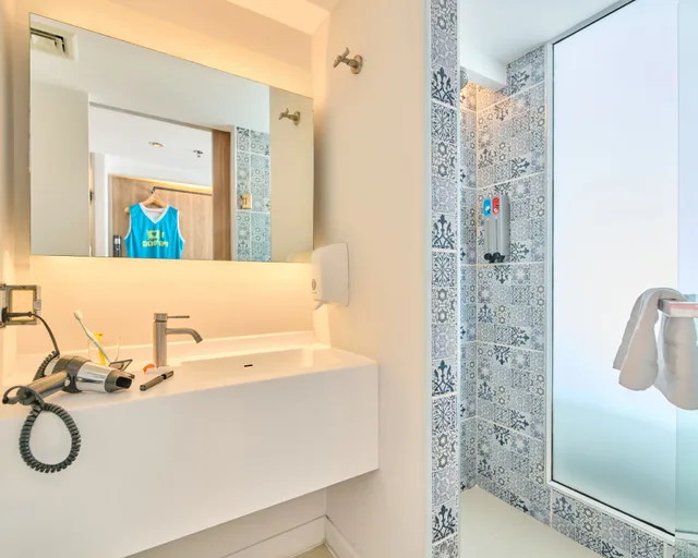 غرفة قياسية بسرير كينج، LUB D PHUKET PATONG 10/10